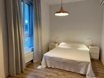 inchiriere apartament Sector 2, București dormitor pat noptiere